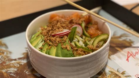 Tout savoir sur le poke bowl, la salade de la mer des .